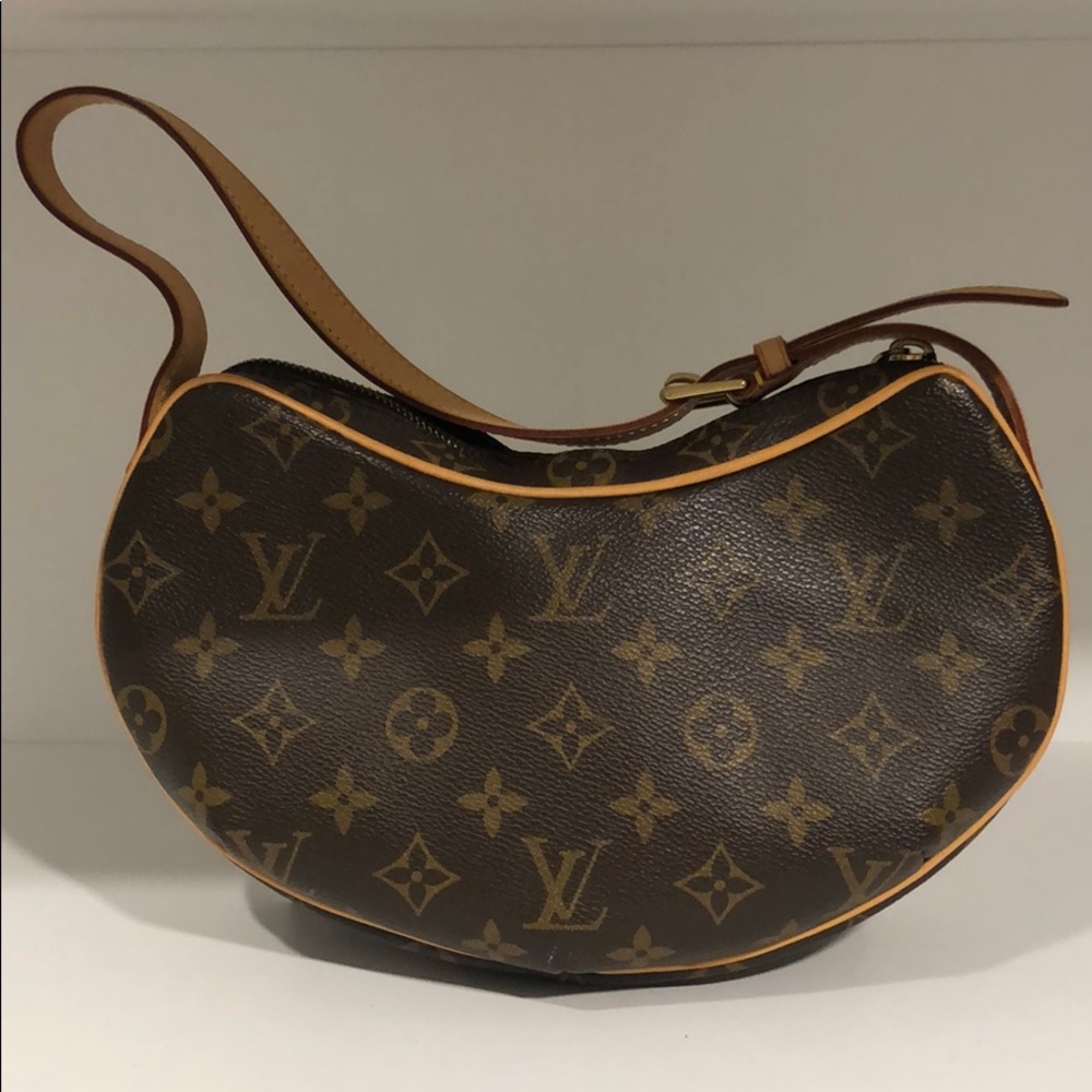 Louis Vuitton Croissant PM in like new condition